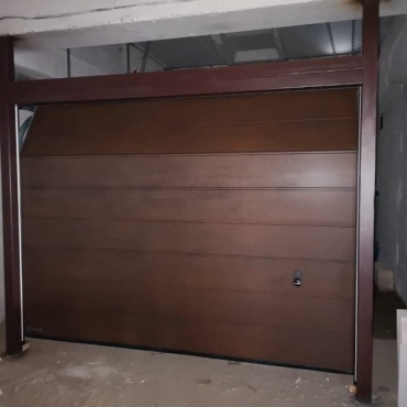 Вертикальные механические гаражные ворота 2125x2125