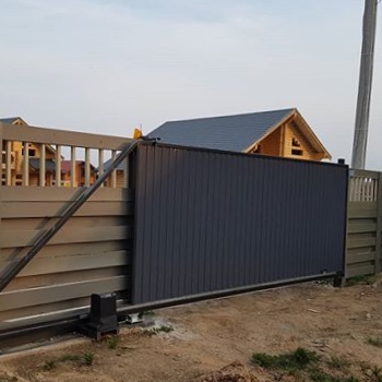 DoorHan ворота откатные серого цвета 2400x1500